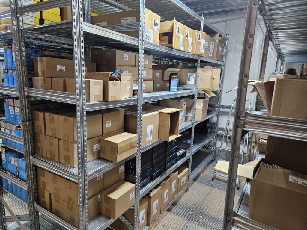 אחסנה כבדה ומידוף כבד