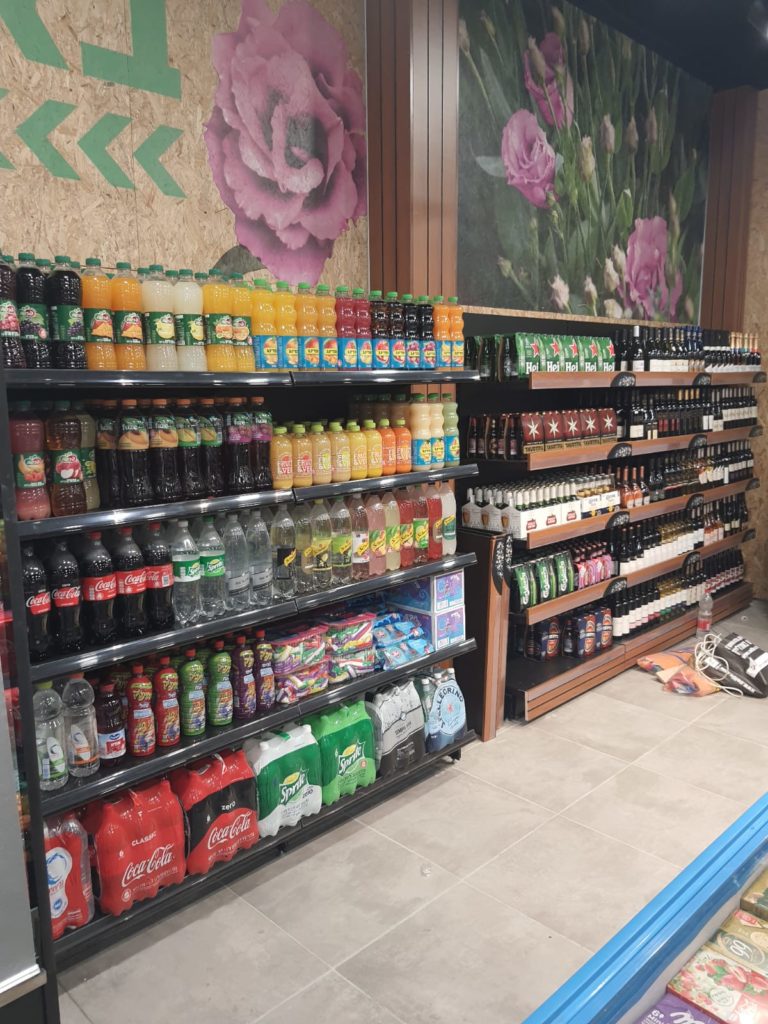 מדפים ממתכת ומידוף קל